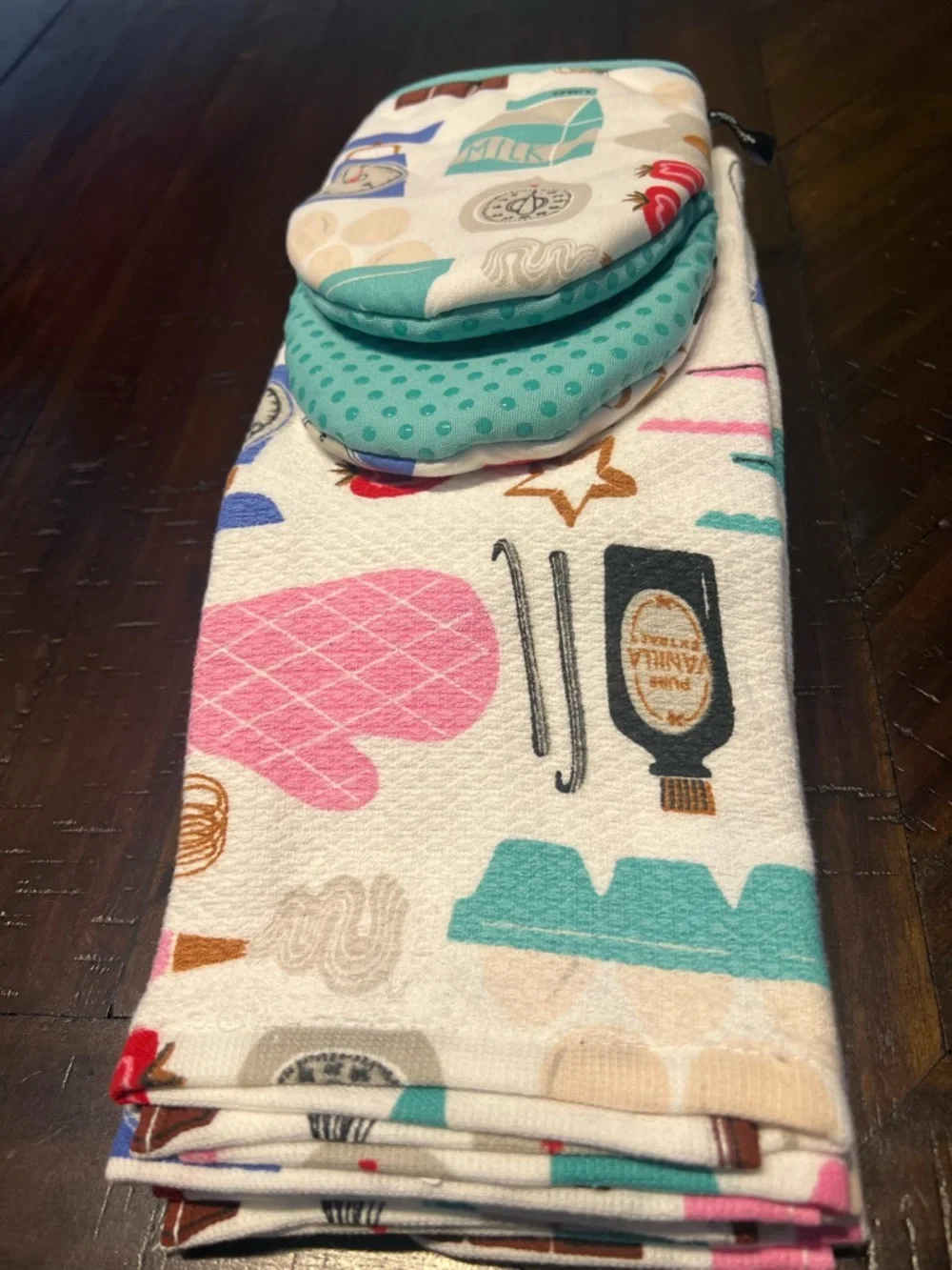 Kate Spade NY Colorful Baking Kitchen Towels and Oven Mitts Set